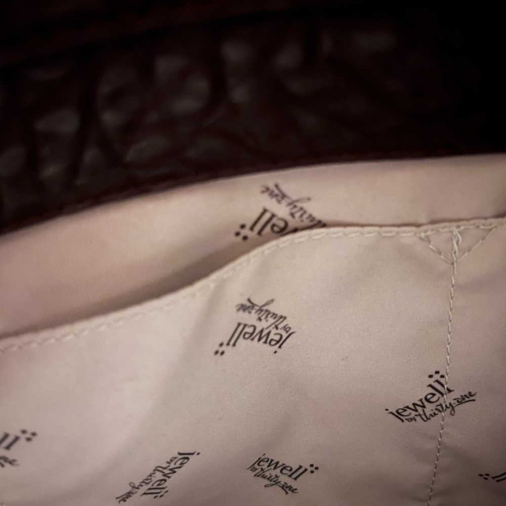 ThirtyOne Shoulder Bag - Picture 5 of 5